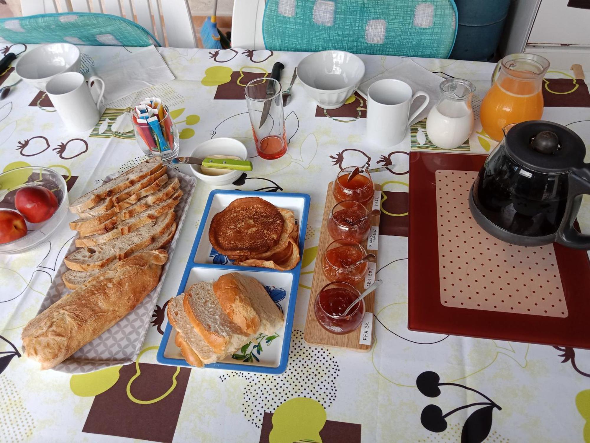 La Farigoulette Bed & Breakfast ลอร์เกส ภายนอก รูปภาพ
